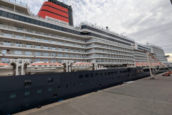 Wine on Cunard Queen Anne